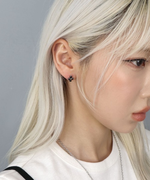 DAIZEN ストーンピアス オニキス 金（耳）ポイント sala / k18 一粒ストーン ピアス / オニキス(片耳タイプ)