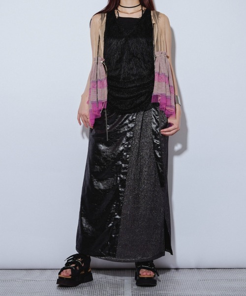 Ezick ANNONIM(エジックアノニム)の「Glossy satin グリッターコンビスカート(スカート・レディース・ブラック/シルバー・FREE)」の6枚目の写真