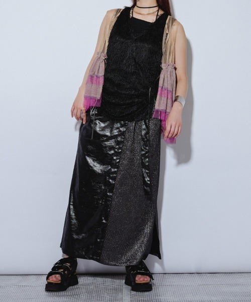 Ezick ANNONIM(エジックアノニム)の「Glossy satin グリッターコンビスカート(スカート・レディース・ブラック/シルバー・FREE)」の7枚目の写真