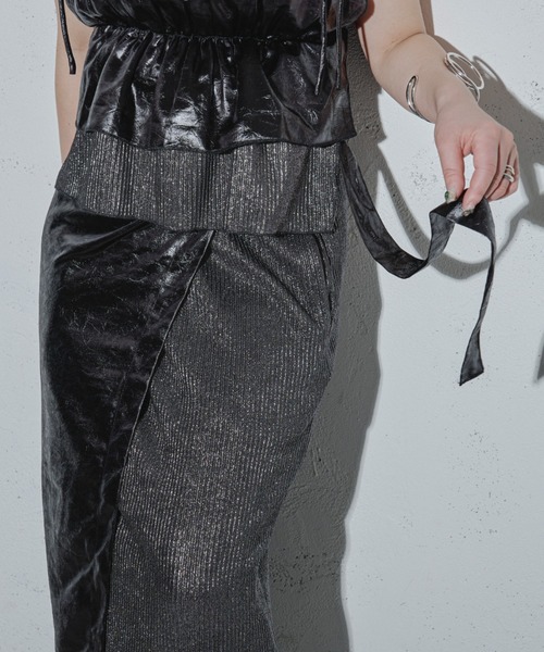Ezick ANNONIM(エジックアノニム)の「Glossy satin グリッターコンビスカート(スカート・レディース・ブラック/シルバー・FREE)」の21枚目の写真