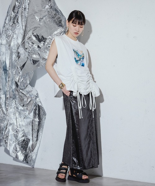 Ezick ANNONIM(エジックアノニム)の「Glossy satin グリッターコンビスカート(スカート・レディース・ブラック/シルバー・FREE)」の9枚目の写真