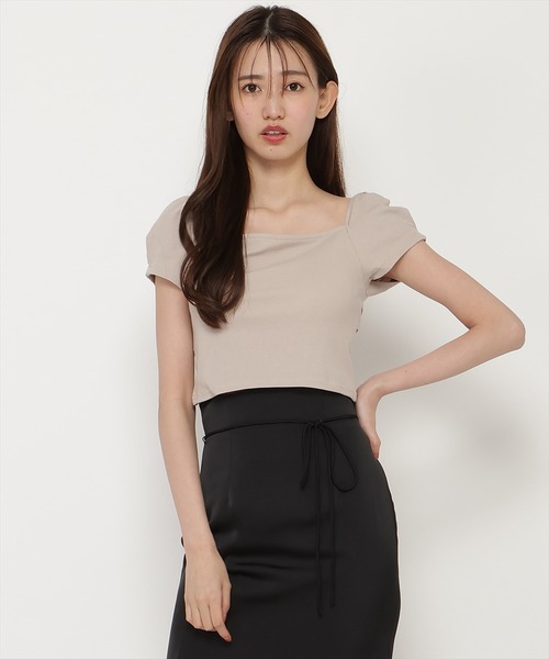 REDYAZEL(レディアゼル)の「【前後2WAY】ノットリボンカットトップス(Tシャツ/カットソー・レディース・ベージュ/ブラック/オフホワイト・FREE)」の3枚目の写真