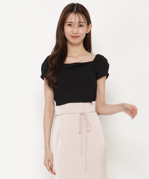 REDYAZEL(レディアゼル)の「【前後2WAY】ノットリボンカットトップス(Tシャツ/カットソー・レディース・ベージュ/ブラック/オフホワイト・FREE)」の1枚目の写真