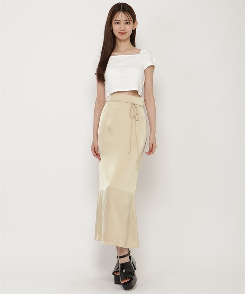 REDYAZEL(レディアゼル)の「【前後2WAY】ノットリボンカットトップス(Tシャツ/カットソー・レディース・ベージュ/ブラック/オフホワイト・FREE)」の7枚目の写真