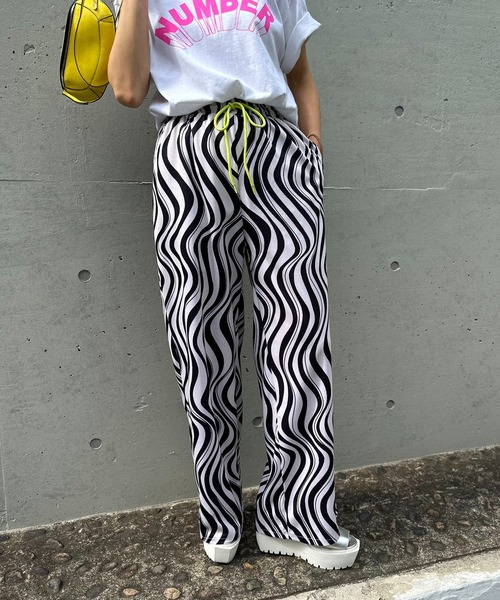 mi via loca（ミヴィアロカ）の「アソート柄イージーパンツ（その他パンツ・レディース・ブラウン/オフホワイト/カーキ・FREE）」の7枚目の写真