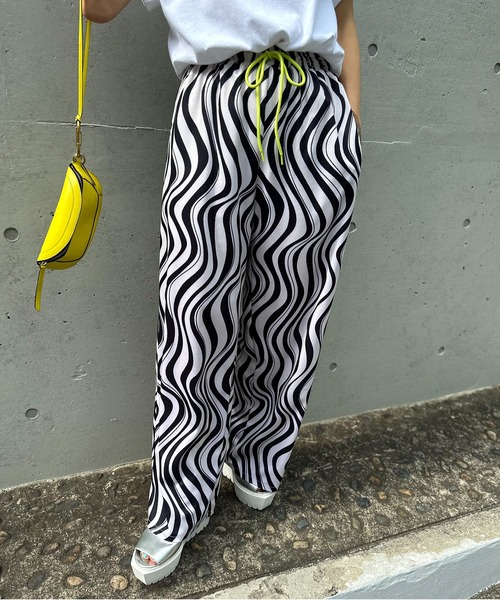 mi via loca（ミヴィアロカ）の「アソート柄イージーパンツ（その他パンツ・レディース・ブラウン/オフホワイト/カーキ・FREE）」の12枚目の写真