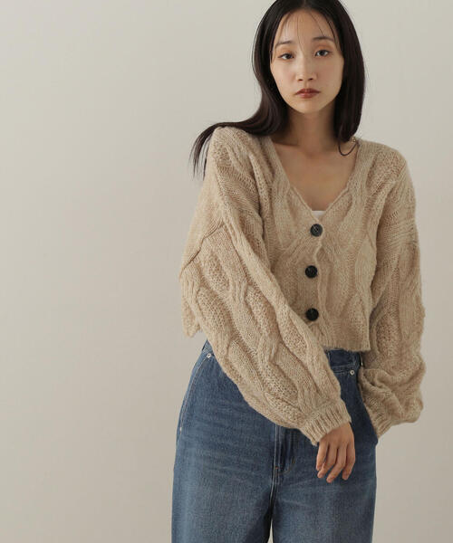 NATURAL BEAUTY BASIC（ナチュラルビューティーベーシック）の「◇クロップドケーブルニットカーディガン（カーディガン/ボレロ・レディース・ピンク/ベージュ/グレー・FREE）」の5枚目の写真