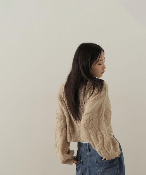 NATURAL BEAUTY BASIC（ナチュラルビューティーベーシック）の「◇クロップドケーブルニットカーディガン（カーディガン/ボレロ・レディース・ピンク/ベージュ/グレー・FREE）」の7枚目の写真