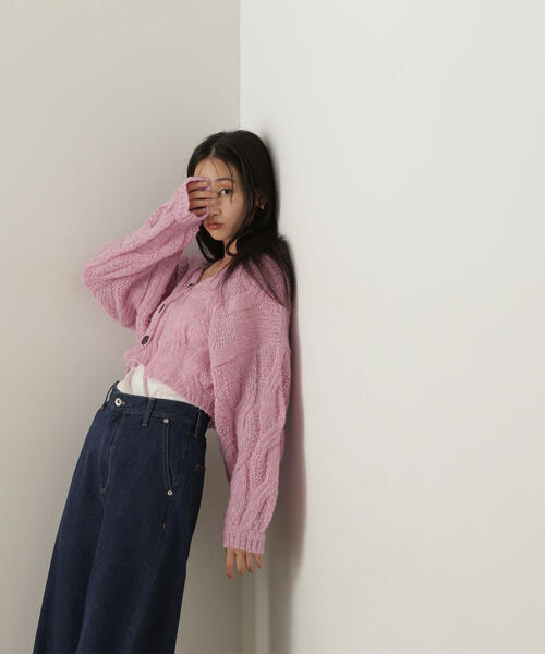 NATURAL BEAUTY BASIC（ナチュラルビューティーベーシック）の「◇クロップドケーブルニットカーディガン（カーディガン/ボレロ・レディース・ピンク/ベージュ/グレー・FREE）」の17枚目の写真