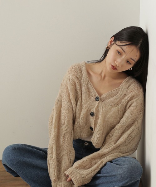 NATURAL BEAUTY BASIC（ナチュラルビューティーベーシック）の「◇クロップドケーブルニットカーディガン（カーディガン/ボレロ・レディース・ピンク/ベージュ/グレー・FREE）」の3枚目の写真