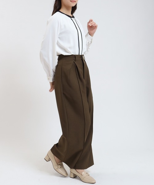 TRUDEA(トルディア)の「とろみ素材 配色金具使いブラウス(シャツ/ブラウス・レディース・ブルーグリーン/ブラウン/ホワイト/ベージュ・SMALL/MEDIUM/LARGE)」の10枚目の写真