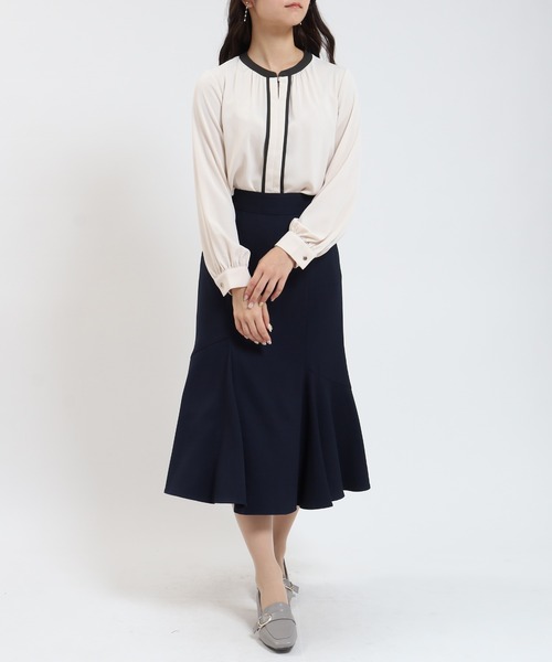 TRUDEA(トルディア)の「とろみ素材 配色金具使いブラウス(シャツ/ブラウス・レディース・ブルーグリーン/ブラウン/ホワイト/ベージュ・SMALL/MEDIUM/LARGE)」の19枚目の写真