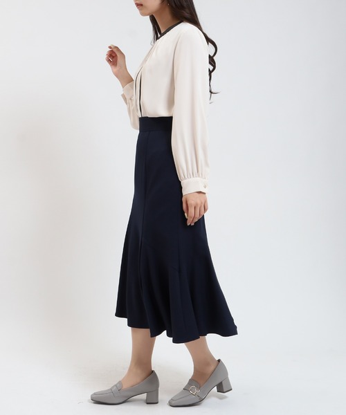 TRUDEA(トルディア)の「とろみ素材 配色金具使いブラウス(シャツ/ブラウス・レディース・ブルーグリーン/ブラウン/ホワイト/ベージュ・SMALL/MEDIUM/LARGE)」の20枚目の写真