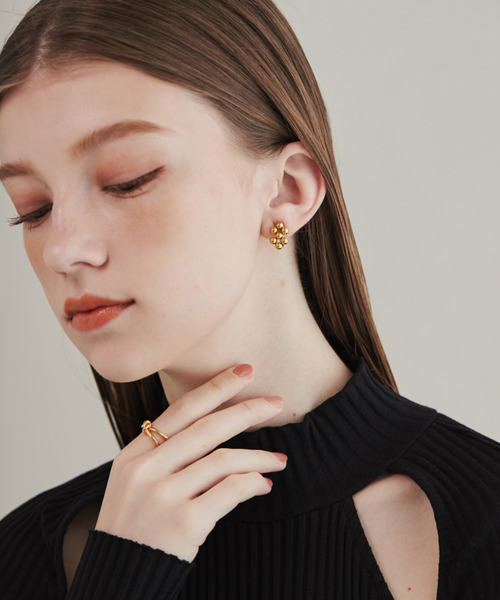 ciite' surgical stainless(シーテサージカルステンレス)の「【 金属アレルギー対応 】 モチーフイヤリング サージカルステンレス (両耳用)(イヤリング・レディース・ゴールド/シルバー・FREE)」の4枚目の写真