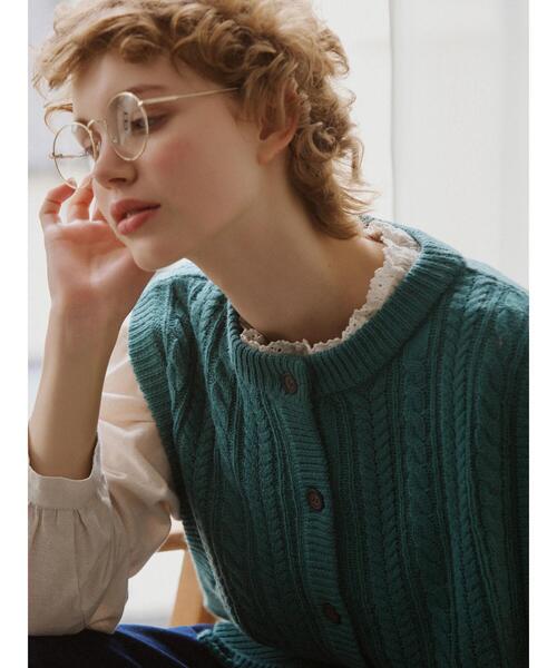 Samansa Mos2（サマンサ モスモス）の「ケーブル編みニットベスト（ベスト・レディース・レッド/ネイビー/ベージュ/グリーン/キナリ・F）」の6枚目の写真