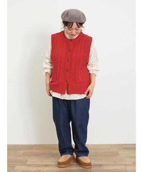 Samansa Mos2（サマンサ モスモス）の「ケーブル編みニットベスト（ベスト・レディース・レッド/ネイビー/ベージュ/グリーン/キナリ・F）」の18枚目の写真
