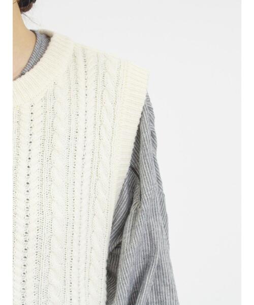 Samansa Mos2（サマンサ モスモス）の「ケーブル編みニットベスト（ベスト・レディース・レッド/ネイビー/ベージュ/グリーン/キナリ・F）」の16枚目の写真