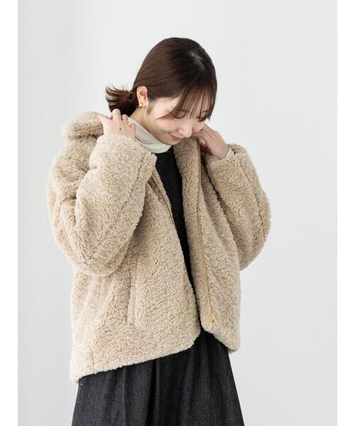 Te chichi TERRASSE（テチチテラス）の「ボリュームボアブルゾン（ブルゾン・レディース・モカ/オフホワイト/チャコールグレー・F）」の3枚目の写真