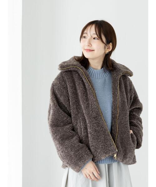 Te chichi TERRASSE（テチチテラス）の「ボリュームボアブルゾン（ブルゾン・レディース・モカ/オフホワイト/チャコールグレー・F）」の4枚目の写真