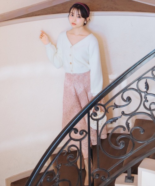 WILLSELECTION（ウィルセレクション）の「ラメシャギーVネックカーディガン（カーディガン/ボレロ・レディース・ベージュ/オフホワイト/サックスブルー/ラベンダー・FREE）」の8枚目の写真