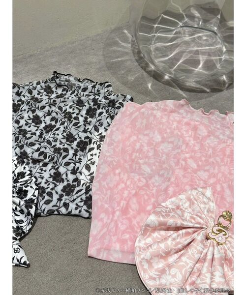 MERCURYDUO(マーキュリーデュオ)の「TVアニメ【推しの子】プリントチュールメロートップス(Tシャツ/カットソー・レディース・ピンク/ブラック・FREE)」の20枚目の写真