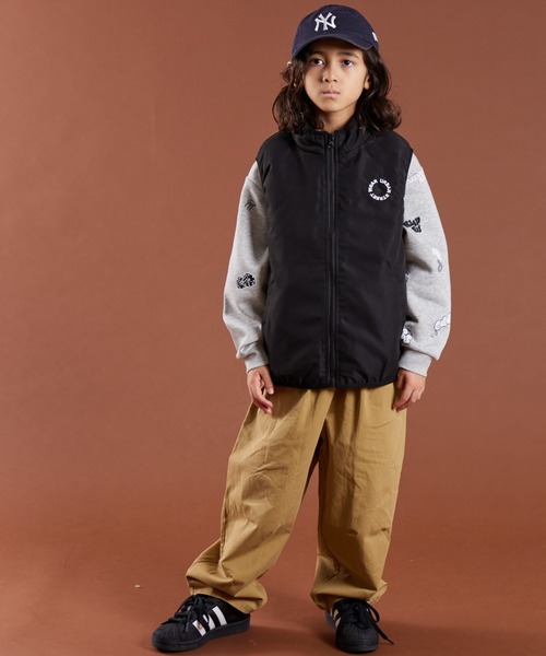 PAIRMANON STREET（ペアマノンストリート）の「【PAIRMANON STREET】モチーフ 胸刺繍 中綿 パディング シームレス ベスト（ベスト・キッズ・ベージュ/ブラック/オフホワイト・120/90/140/160/130/150/110/100）」の8枚目の写真