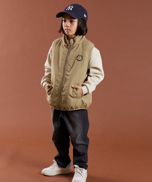 PAIRMANON STREET（ペアマノンストリート）の「【PAIRMANON STREET】モチーフ 胸刺繍 中綿 パディング シームレス ベスト（ベスト・キッズ・ベージュ/ブラック/オフホワイト・120/90/140/160/130/150/110/100）」の13枚目の写真