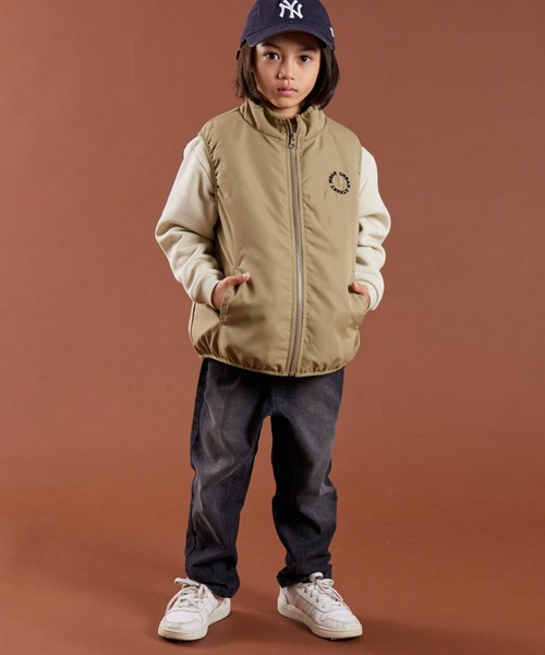 PAIRMANON STREET（ペアマノンストリート）の「【PAIRMANON STREET】モチーフ 胸刺繍 中綿 パディング シームレス ベスト（ベスト・キッズ・ベージュ/ブラック/オフホワイト・120/90/140/160/130/150/110/100）」の15枚目の写真