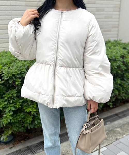 MODE ROBE(モードローブ)の「ジップフレア中綿ジャケット(ブルゾン・レディース・ブラック/アイボリー・FREE)」の2枚目の写真