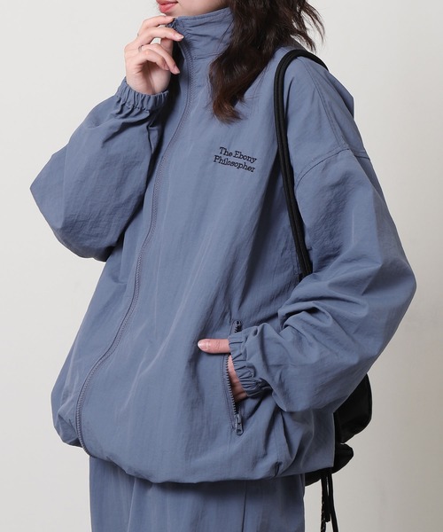 ZIP FIVE(ジップファイブ)の「【ZIP FIVE】 ワンポイント刺繍 ドローコード内蔵 ナイロン トラックジャケット 【セットアップ可能】(ナイロンジャケット・メンズ・ネイビー/チャコール/ブルー/ブラック・MEDIUM/LARGE)」の11枚目の写真