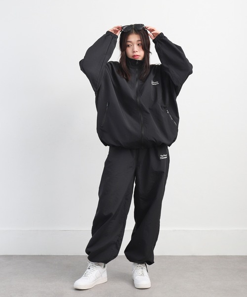 ZIP FIVE(ジップファイブ)の「【ZIP FIVE】 ワンポイント刺繍 ドローコード内蔵 ナイロン トラックジャケット 【セットアップ可能】(ナイロンジャケット・メンズ・ネイビー/チャコール/ブルー/ブラック・MEDIUM/LARGE)」の20枚目の写真