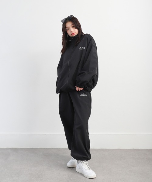 ZIP FIVE(ジップファイブ)の「【ZIP FIVE】 ワンポイント刺繍 ドローコード内蔵 ナイロン トラックジャケット 【セットアップ可能】(ナイロンジャケット・メンズ・ネイビー/チャコール/ブルー/ブラック・MEDIUM/LARGE)」の19枚目の写真