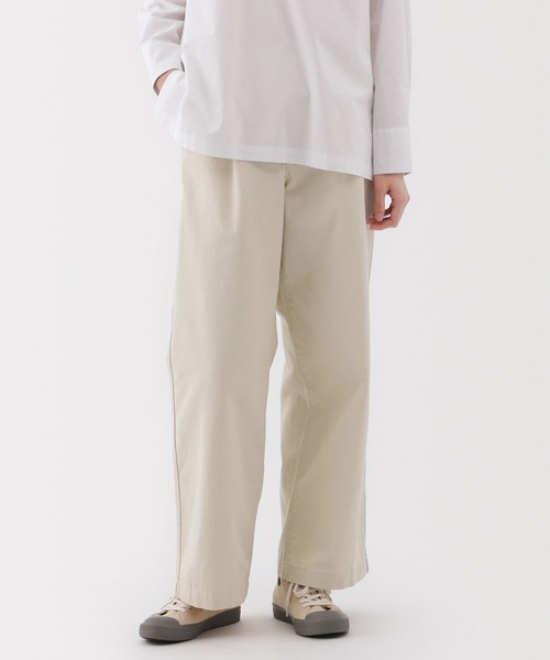 無印良品（ムジルシリョウヒン）の「婦人　ムラ糸　チノタックワイドパンツ（その他パンツ・レディース・ダークグレー/ダークベージュ/ブラック/アイボリー・S/M/L/XL）」の2枚目の写真