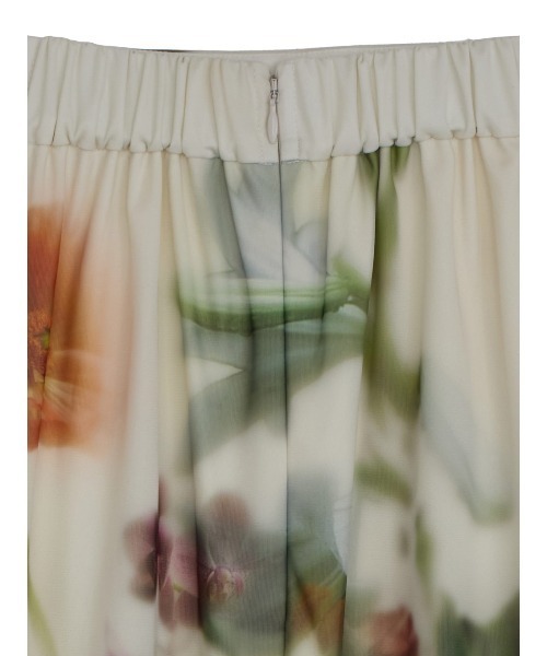 Ameri(アメリ)の「SMOKE FLOWER SHEER TIGHT SKIRT(スカート・レディース・ブラック/アイボリー/レッド・SMALL/MEDIUM)」の14枚目の写真