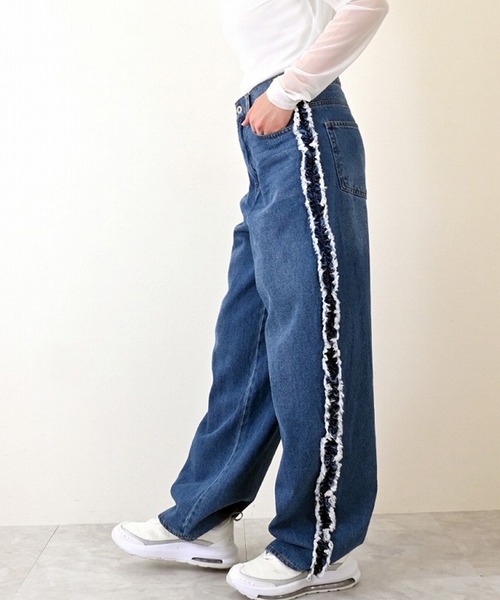 STYLEBLOCK(スタイルブロック)の「デニムサイドフリルパンツ(デニムパンツ・レディース・ライトブルー/ブラック/ブルー・S/M)」の6枚目の写真