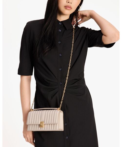 kate spade new york(ケイトスペード ニューヨーク)の「デコ キルテッド ミニ フラップ チェーン クロスボディ(ショルダーバッグ・レディース・ピンク・ONESIZE)」の2枚目の写真