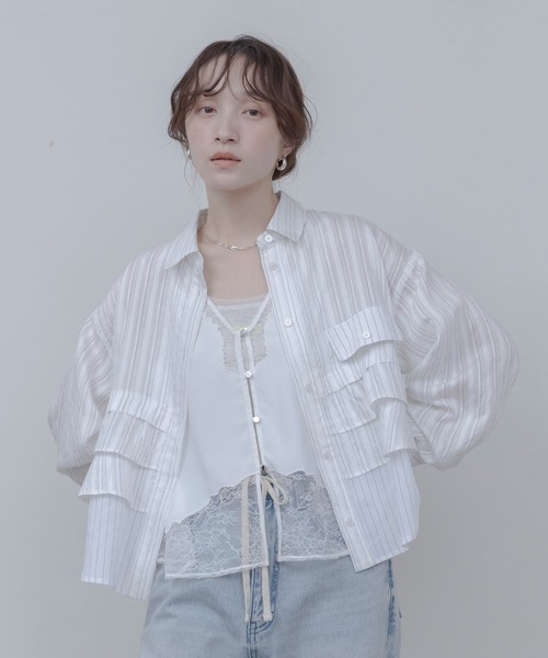 Eimee Law（エイミーロウ）の「ティアードフリルストライプシャツ（シャツ/ブラウス・レディース・オフホワイト/ライトブルー/アイボリー/ブルー・FREE）」の10枚目の写真