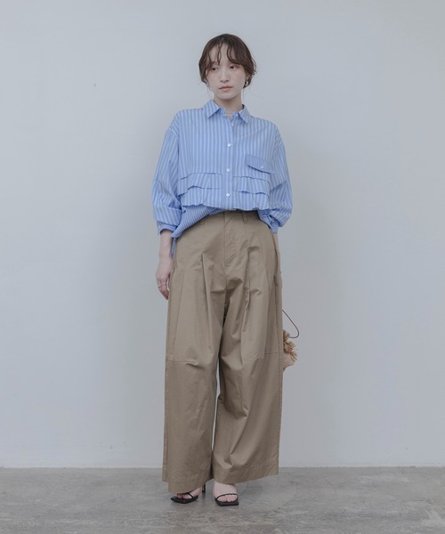 Eimee Law（エイミーロウ）の「ティアードフリルストライプシャツ（シャツ/ブラウス・レディース・オフホワイト/ライトブルー/アイボリー/ブルー・FREE）」の16枚目の写真