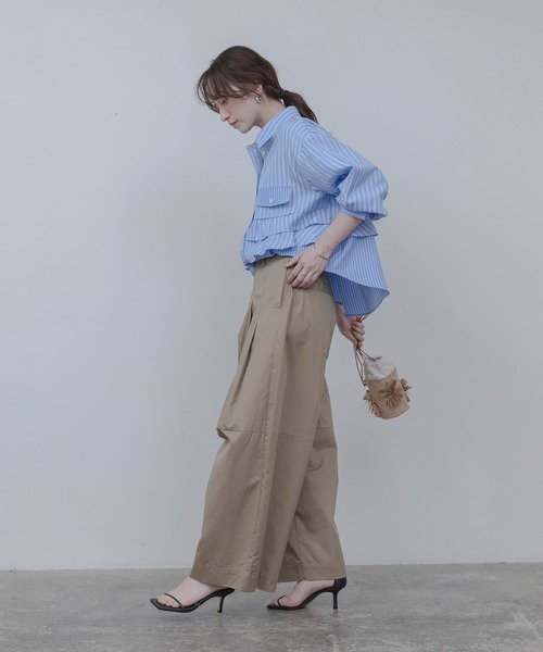 Eimee Law（エイミーロウ）の「ティアードフリルストライプシャツ（シャツ/ブラウス・レディース・オフホワイト/ライトブルー/アイボリー/ブルー・FREE）」の17枚目の写真