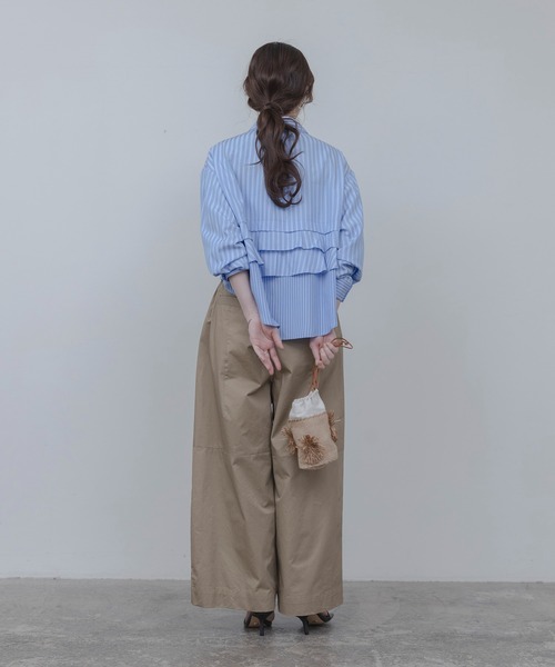 Eimee Law（エイミーロウ）の「ティアードフリルストライプシャツ（シャツ/ブラウス・レディース・オフホワイト/ライトブルー/アイボリー/ブルー・FREE）」の18枚目の写真