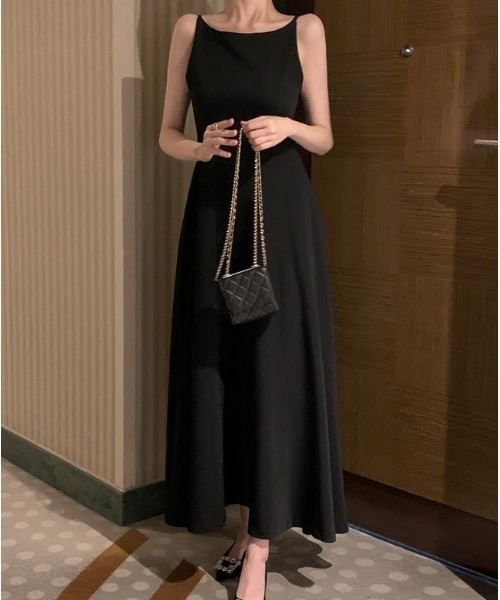 FAVORITO(ファヴォリート)の「シンプル袖なしキャミワンピース(ワンピース・レディース・ホワイト/ベージュ/ブラック・M/L)」の19枚目の写真