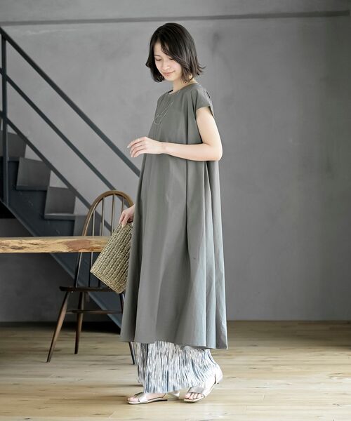 rps(アールピーエス)の「ポケット付きプリントプリーツパンツ(その他パンツ・レディース・アイボリー/ブラック/グリーン/ベージュ系その他/ネイビー/ブルー系その他2/ブラック系その他2・フリー)」の13枚目の写真