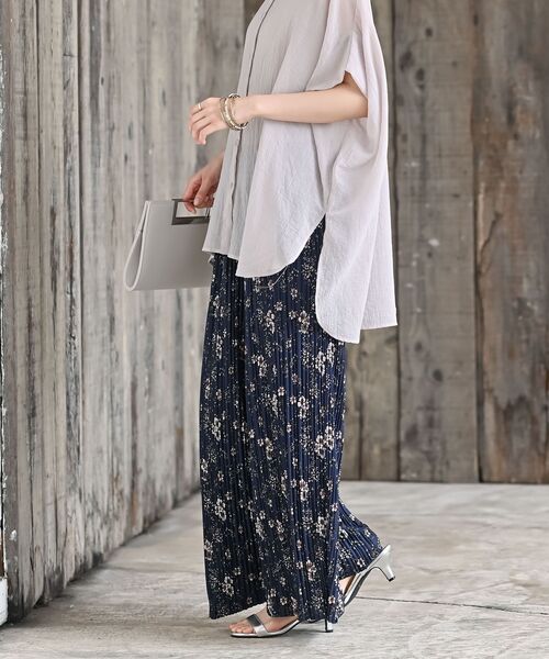 rps(アールピーエス)の「ポケット付きプリントプリーツパンツ(その他パンツ・レディース・アイボリー/ブラック/グリーン/ベージュ系その他/ネイビー/ブルー系その他2/ブラック系その他2・フリー)」の16枚目の写真