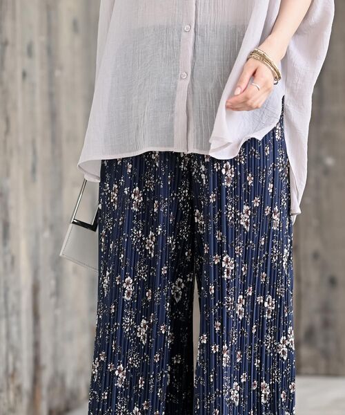 rps(アールピーエス)の「ポケット付きプリントプリーツパンツ(その他パンツ・レディース・アイボリー/ブラック/グリーン/ベージュ系その他/ネイビー/ブルー系その他2/ブラック系その他2・フリー)」の19枚目の写真