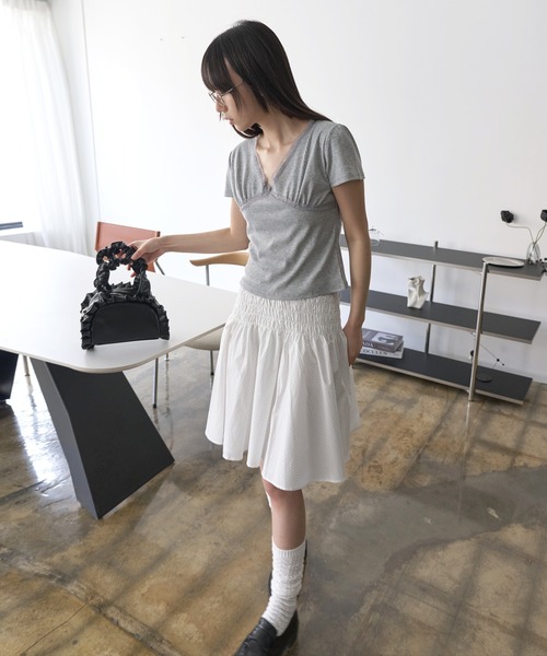 UNE MANSION(ユヌマンション)の「【長調節可能ストリング付き】2WAYラブリーフリルミニハンドバッグ/ショルダーバッグ(ショルダーバッグ・レディース・アイボリー/ブラック・ONE SIZE)」の9枚目の写真
