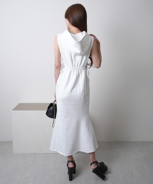 LIPSERVICE(リップサービス)の「フーディーマーメイドカットワンピース(ワンピース・レディース・ホワイト/ブラック/グレー・FREE)」の14枚目の写真