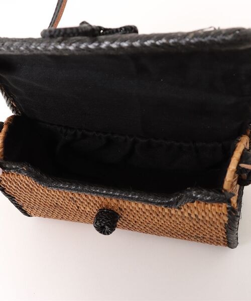 Three Four Time(スリーフォータイム)の「アタトリミング横長ショルダー(かごバッグ・レディース・ブラック/ナチュラル・FREE)」の5枚目の写真