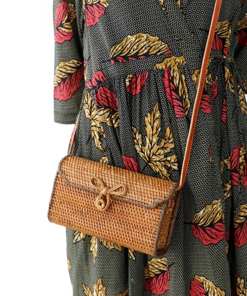 Three Four Time(スリーフォータイム)の「アタトリミング横長ショルダー(かごバッグ・レディース・ブラック/ナチュラル・FREE)」の12枚目の写真