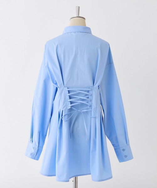 one after another NICE CLAUP（ワンアフターアナザーナイスクラップ）の「【-5㎏見え】バックレースアップシャツチュニック（シャツ/ブラウス・レディース・サックスブルー系/サックスブルー/オフホワイト・FREE）」の5枚目の写真