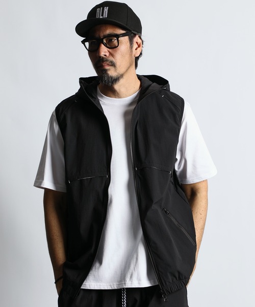 The DUFFER of ST.GEORGE（ザダファーオブセントジョージ）の「〔BLACK LABEL〕CORDURA RIPSTOP TRUCK VEST：セットアップ コーデュラリップストップ トラックベスト（ベスト・メンズ・ブラック・MEDIUM/LARGE/X-LARGE）」の2枚目の写真